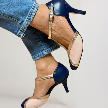 NOIRÉ | CÓMODAS SANDALIAS CON TIRAS EN T